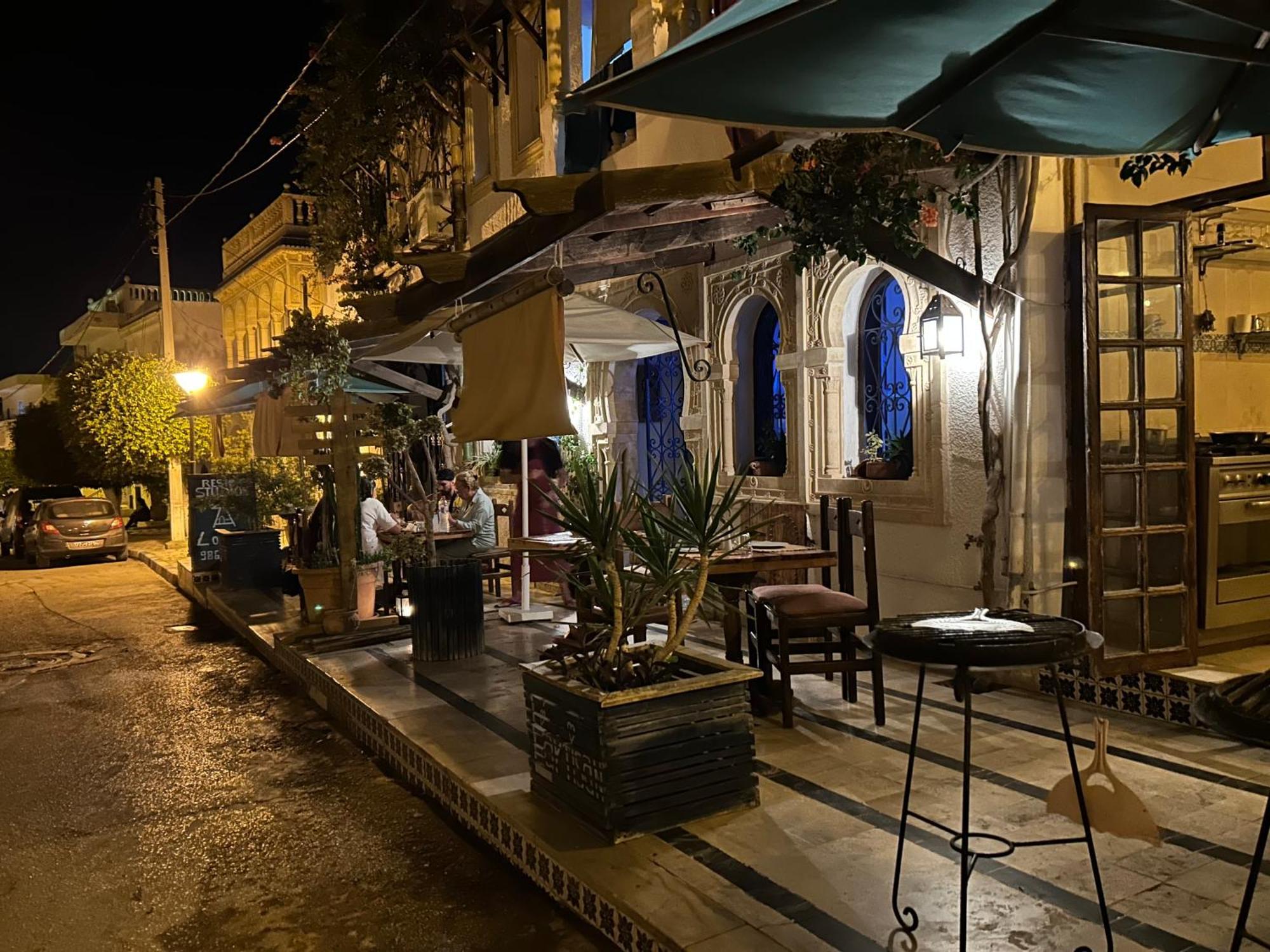 Hotel L'Artisan Harqalah Zewnętrze zdjęcie