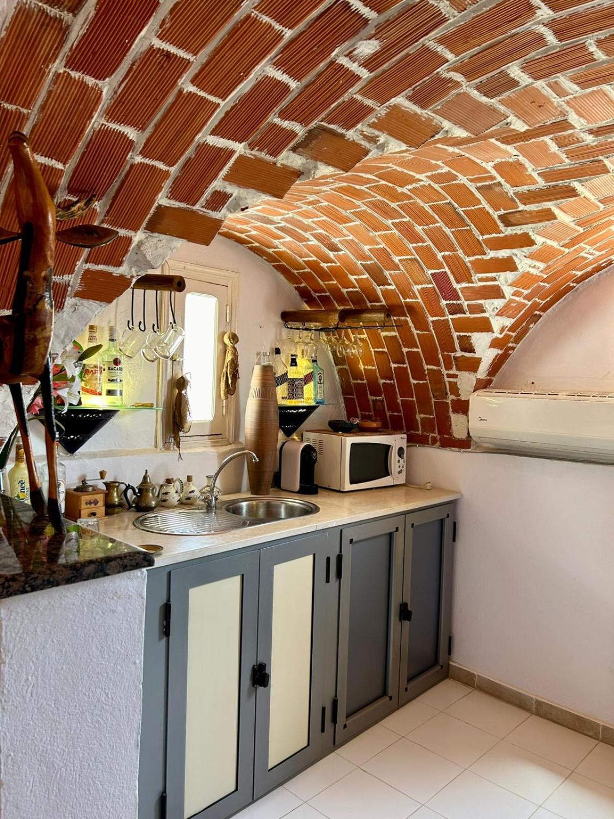 Hotel L'Artisan Harqalah Zewnętrze zdjęcie