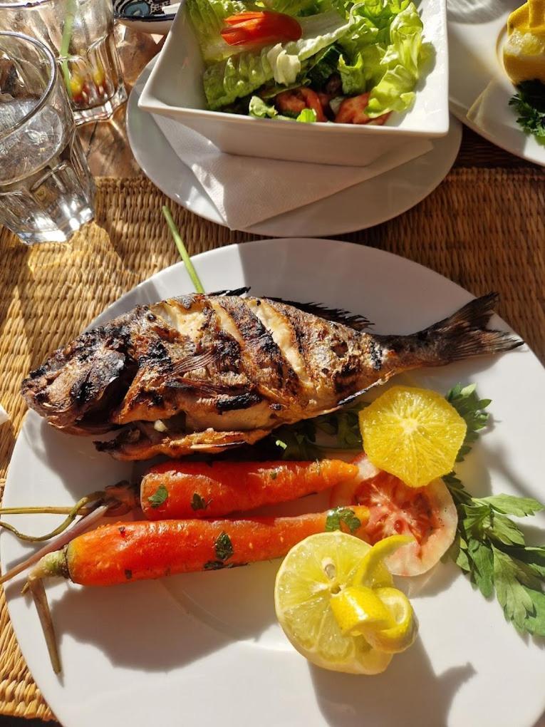Hotel L'Artisan Harqalah Zewnętrze zdjęcie